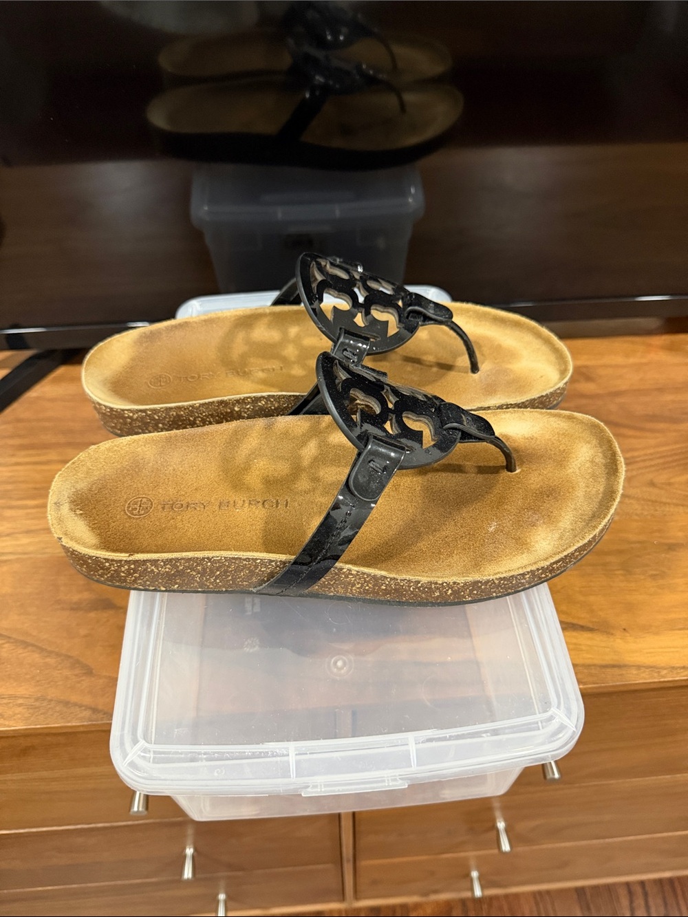 Tory Burch Black Logo Thong Sandals with Tan Footbed - Picture 2 of 7